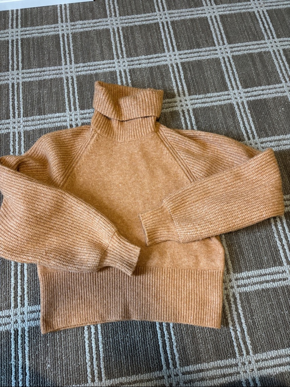 TopShop women’s size small Cozy Women's Camel colored Turtleneck Sweater